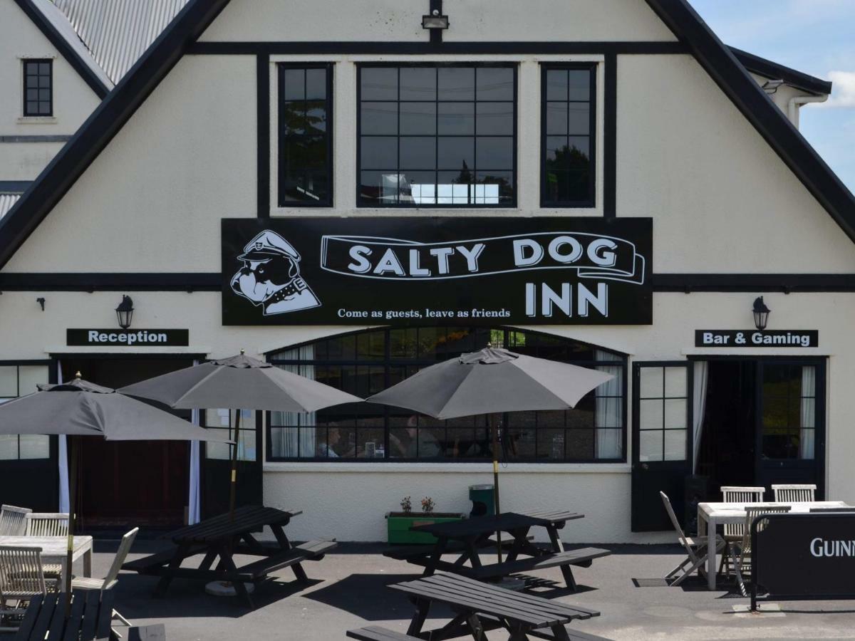 Salty Dog Inn Snells Beach Eksteriør billede