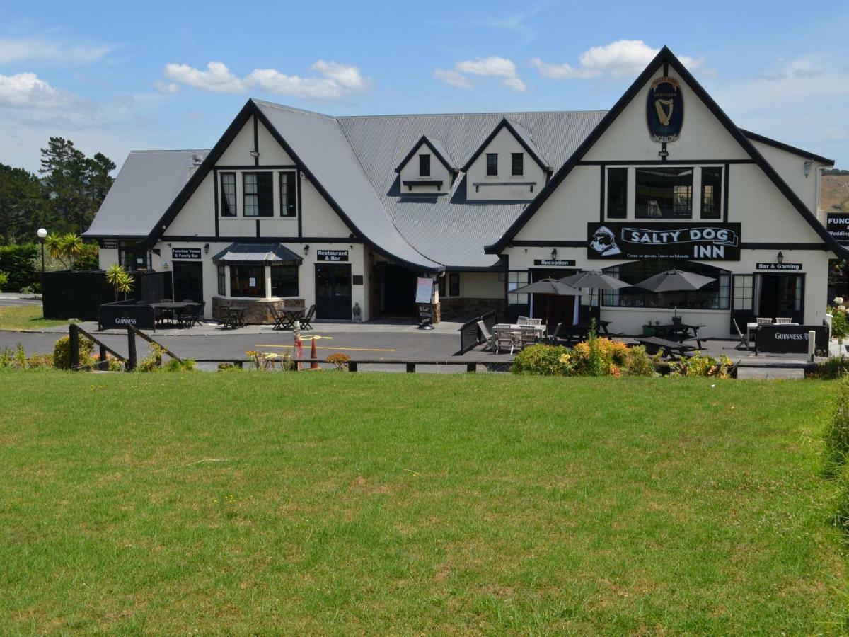 Salty Dog Inn Snells Beach Eksteriør billede